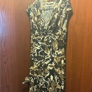 Evan Piccone Ladies short sleeve dress  Size 14 in EUC